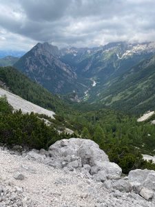 Blick über Fluss Soča Tal vom Vršič-Pass