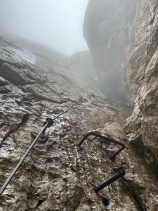 Klettersteig am nebelverhangenen Prisojnik Okno