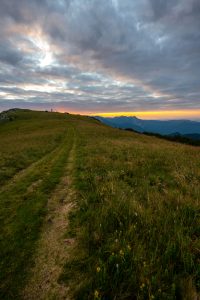 Sonnenuntergang am Parkplatz Prijevor